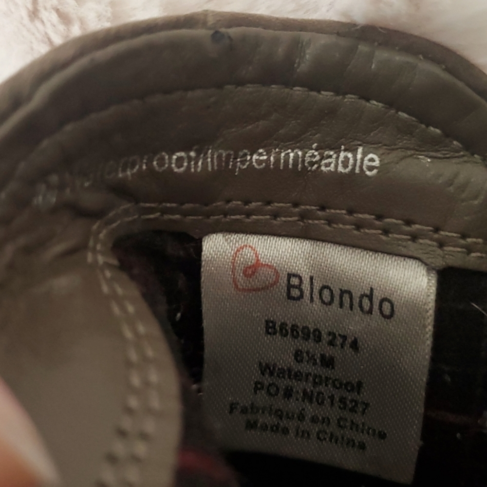 Blonde Waterproof genuine leather booties. Size 6 1/2 M. - Picture 5 of 7